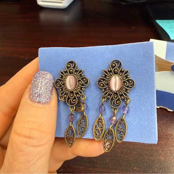 Avon Amethyst Gold and Purple/pink Dangle clip filigree Earrings NIB 2001 - Picture 4 of 5